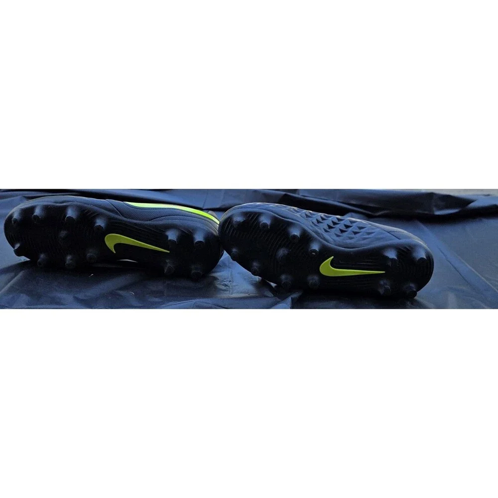 Nike Tiempo Legend 8 Club Black Volt Soccer Cleats AT5881-010 Youth Size 1.5Y